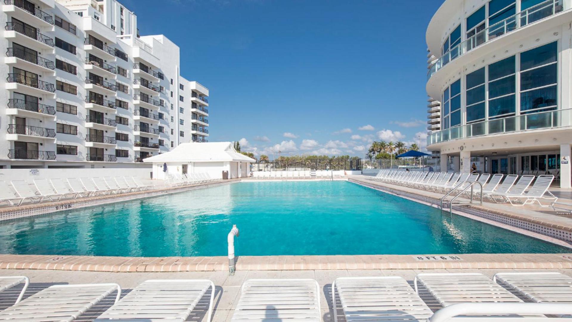 New Point Miami Beach Apartments Exterior photo