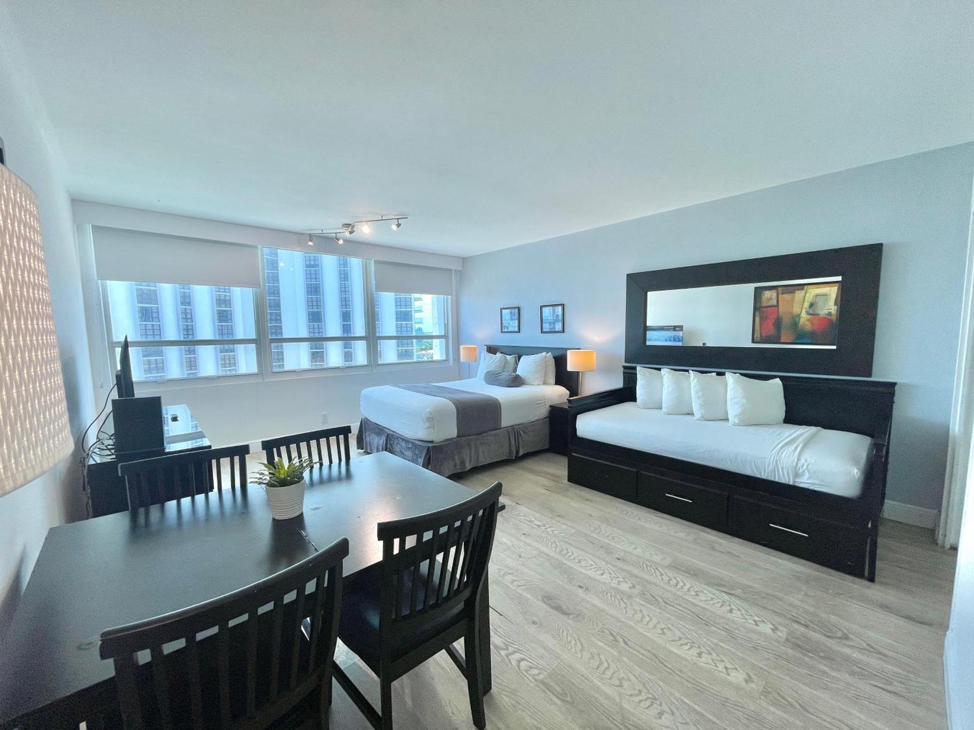 New Point Miami Beach Apartments Exterior photo