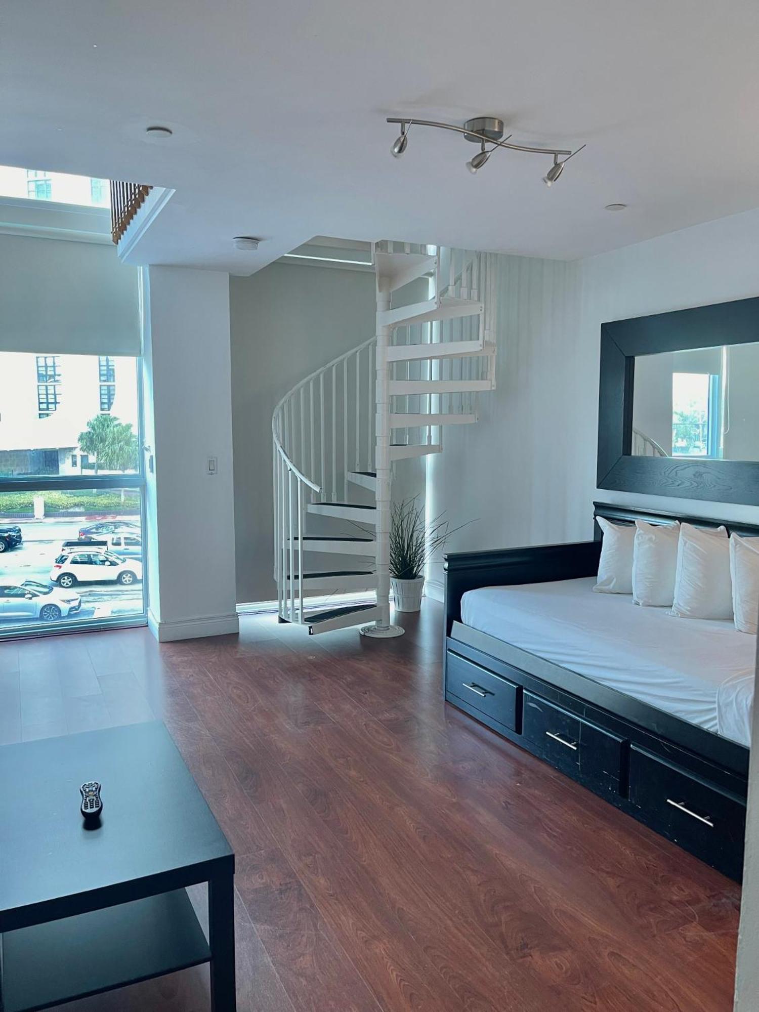 New Point Miami Beach Apartments Exterior photo