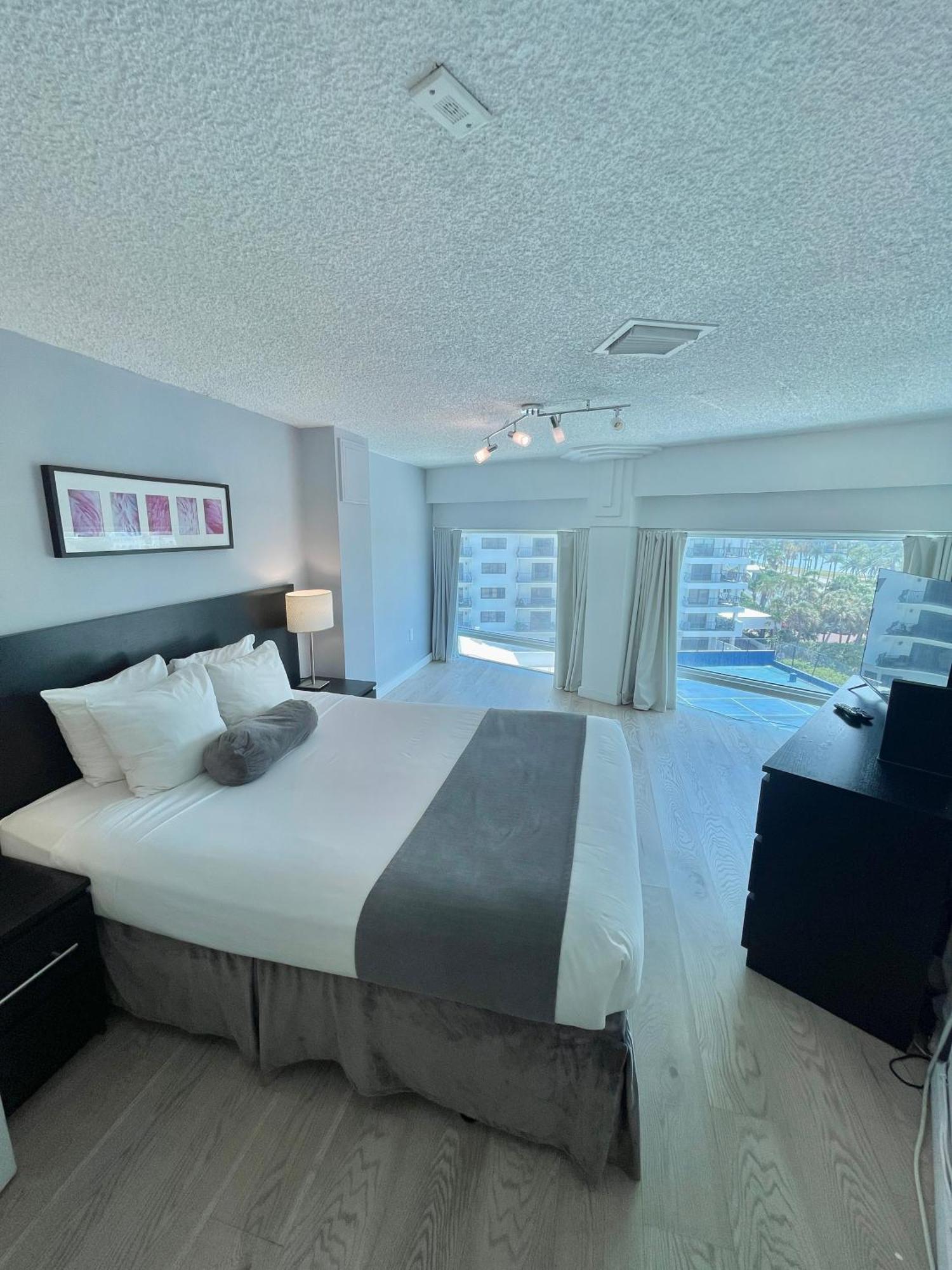 New Point Miami Beach Apartments Exterior photo